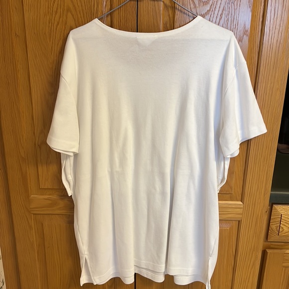 White maternity/nursing too by Lansinoh size large - Picture 2 of 6